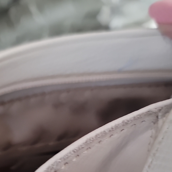 The Sak Cream Shoulder Bag - Picture 13 of 16